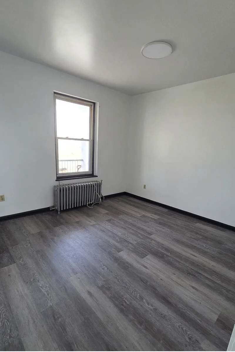Building Photo - 1065 Main St #A