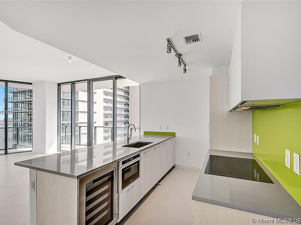 2nd image of 501 NE 31st St Unit 1210