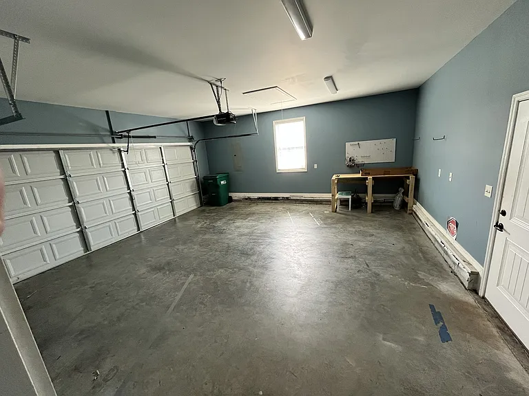 605 Strawberry Dr — Photo 24