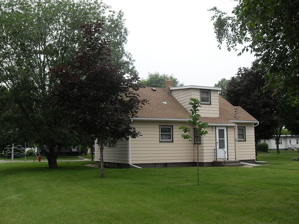 Nice corner lot