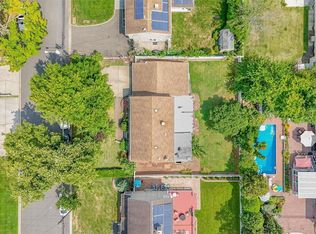 637 10th St, West Babylon, NY 11704