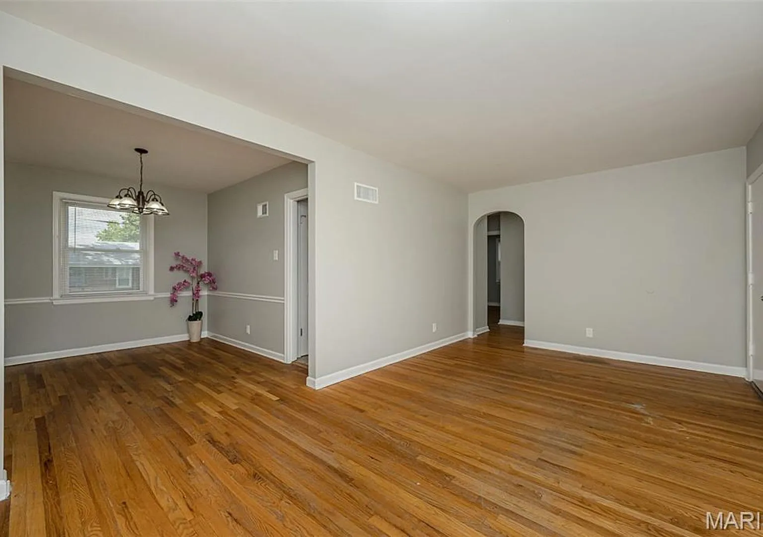 1225 Newark — Photo 4