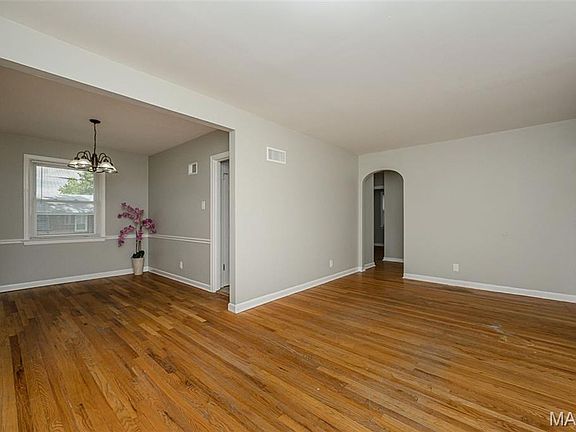 4th image of 1225 Newark Dr