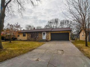 2538 Heather Rd, Green Bay, WI 54311