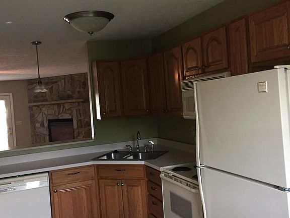 5th image of 890 Tremont St