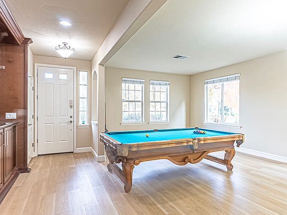 3rd image of 9562 Setina Ln