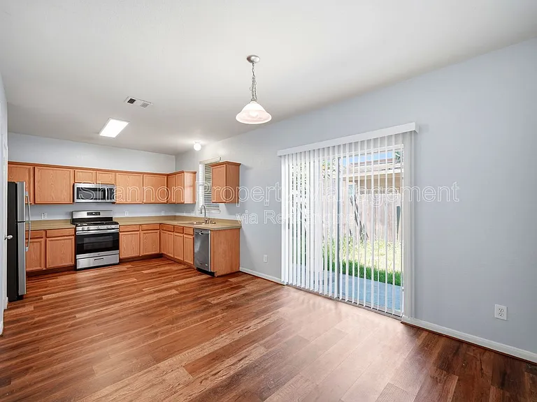 8010 Singing Sonnet Ln — Photo 10