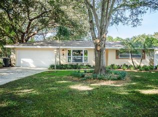 1394 Oakbrook Dr, Largo, FL 33770