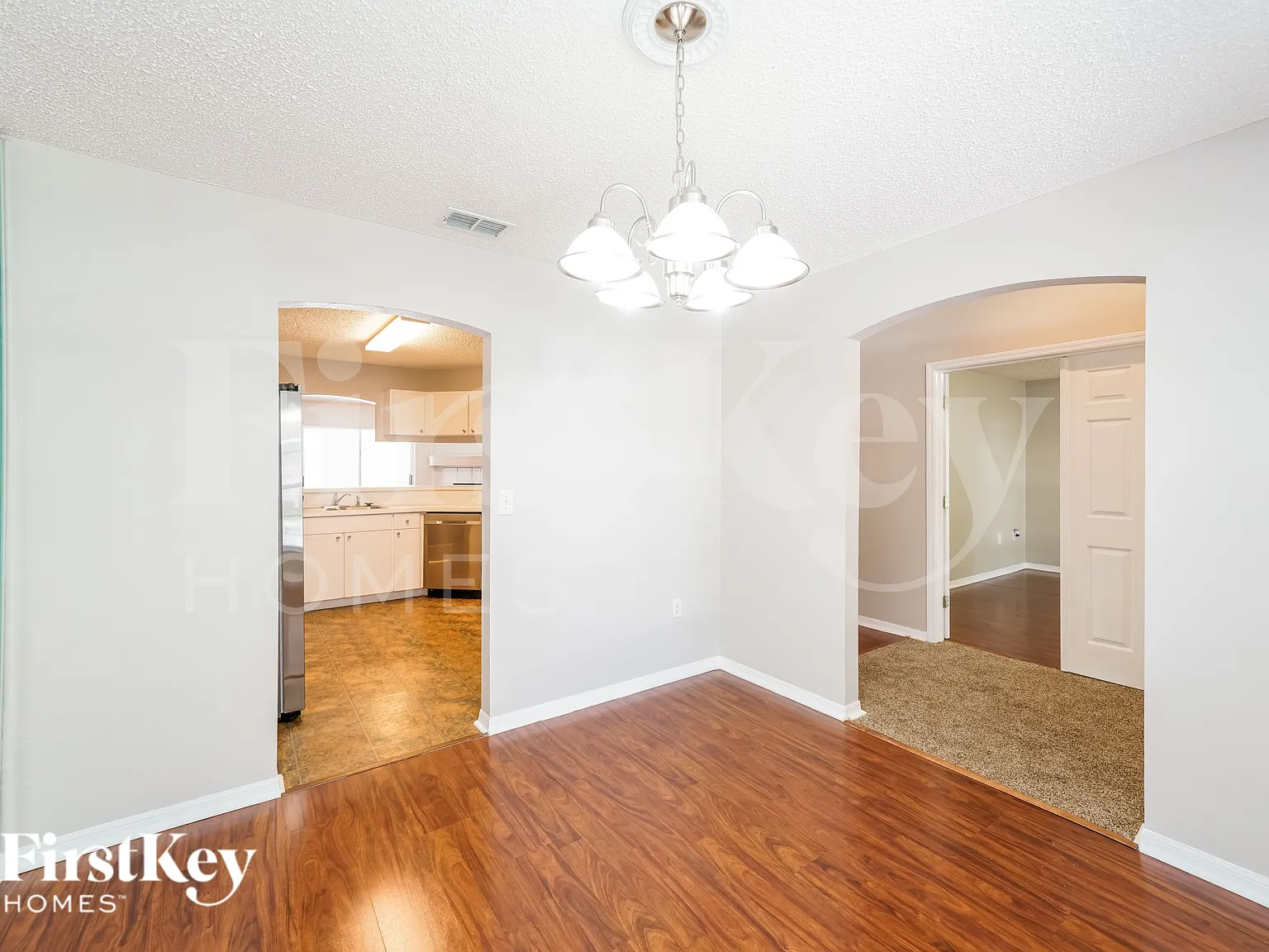 3 bed, 2.0 bath, 1659 sqft, $2,345 — Photo 4