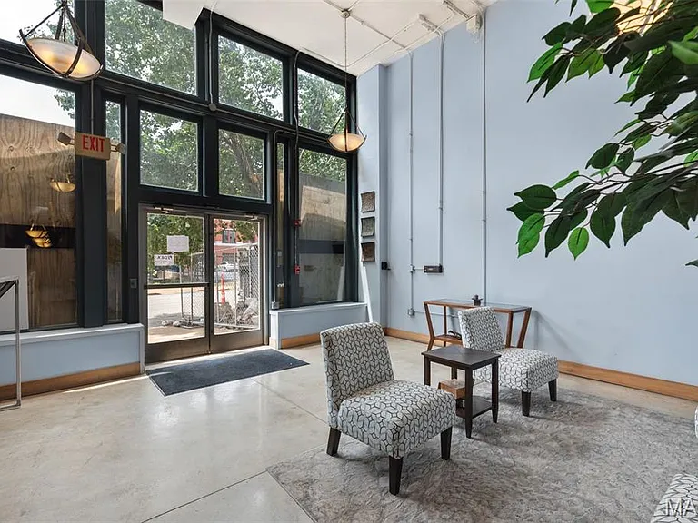 2323 Locust St #308 — Photo 7