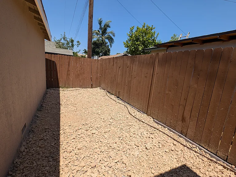 345 E El Sur St #1/2 — Photo 14