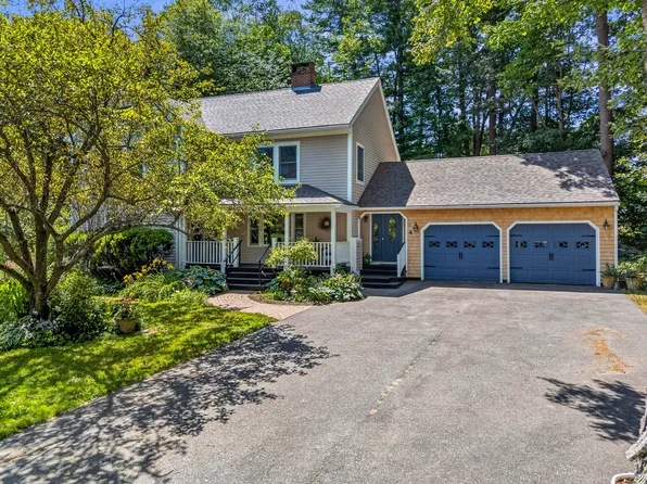 4 Pleasant Hill Road, Falmouth, ME 04105
