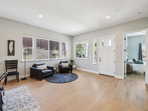4th image of 3675 Wyndemere Circle