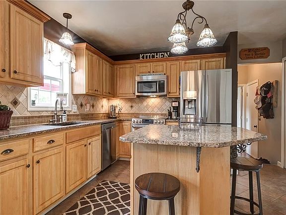3rd image of 8404 Sutcliffe Dr