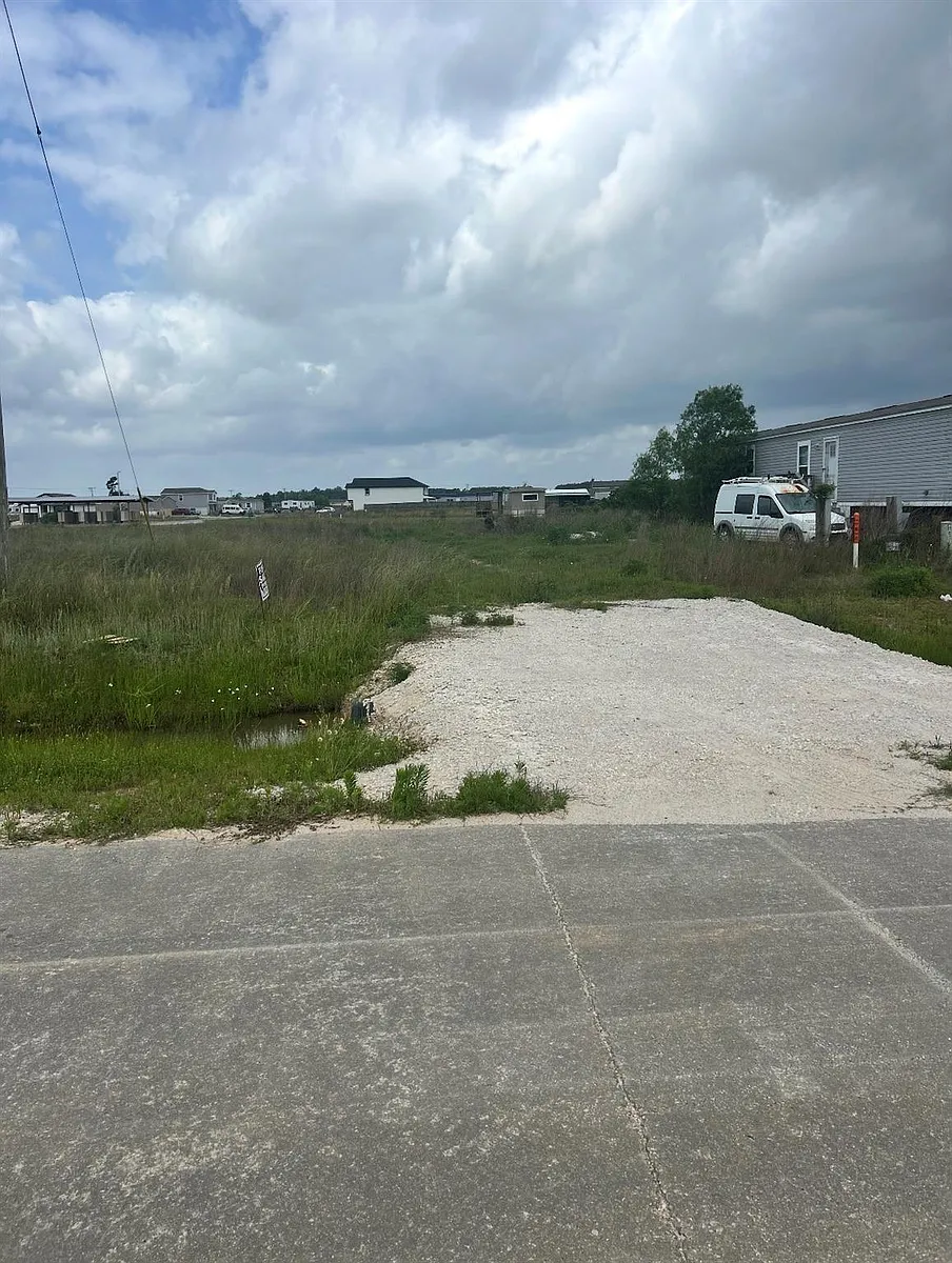 Building Photo - 647 Road 5707