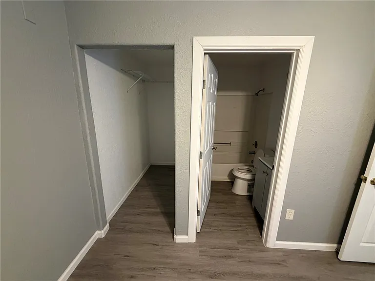527 Sw Pkwy #104 — Photo 8