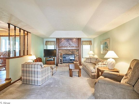 5th image of 8777 Oak Leaf Dr