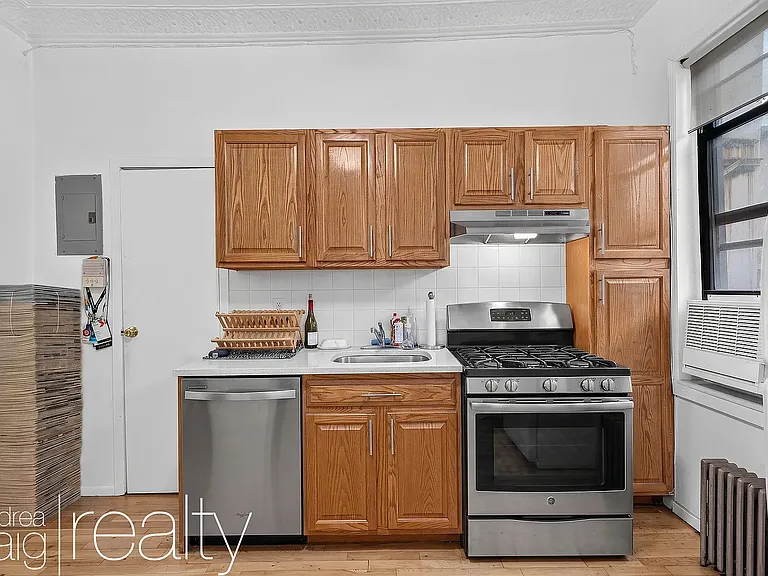 307 Court St #1 — Photo 4