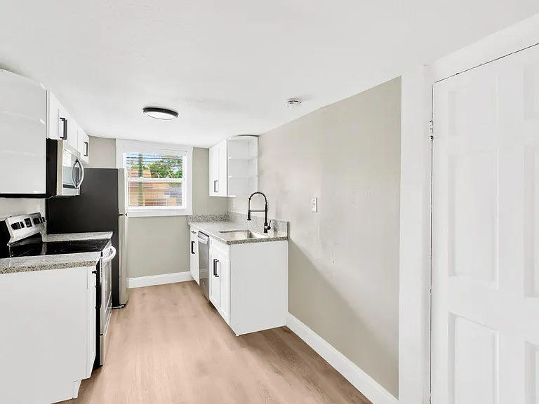 547 Wildwood Way #B — Photo 11