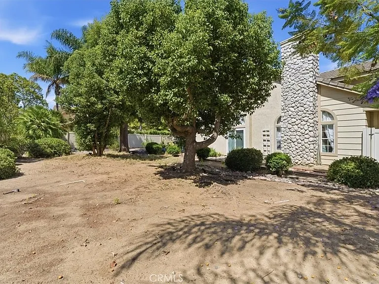 2749 Silver Oak Pl — Photo 38