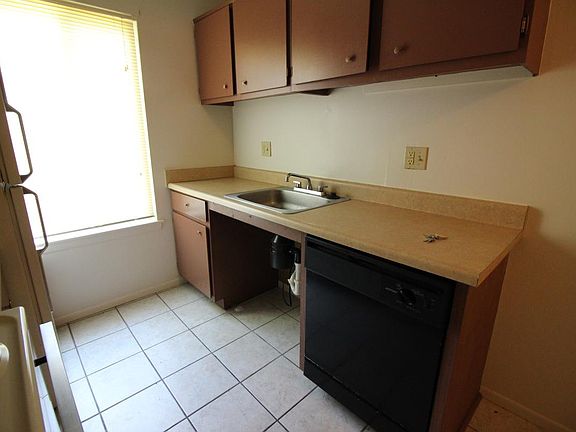 4th image of 9907 Allen Pointe Dr #50