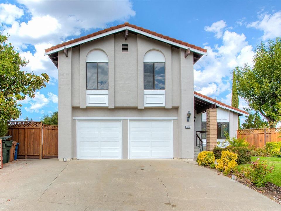 1st image of 1038 Veterans Ct