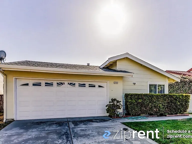 4548 Donalbain Cir — Photo 16