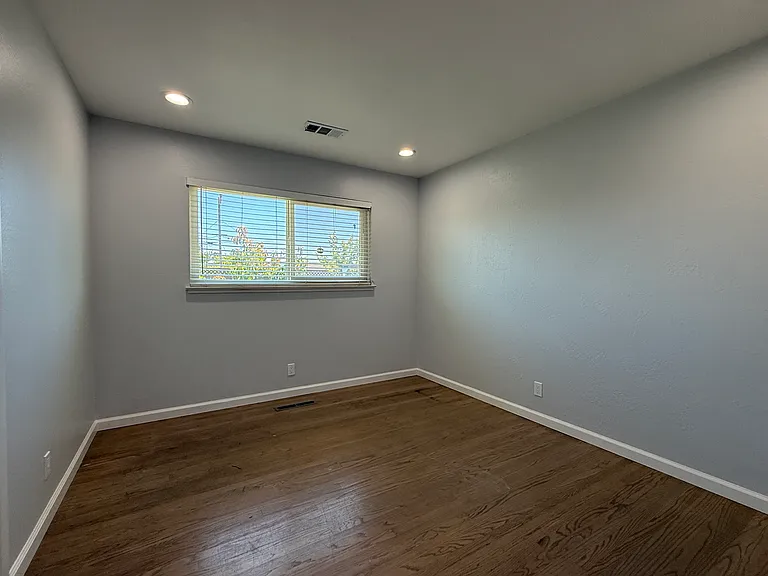 5376 Selma Ave — Photo 13