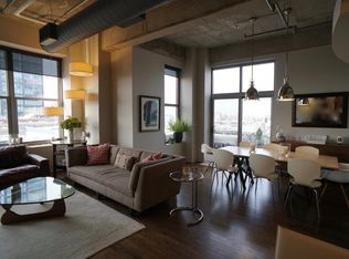 933 W Van Buren St APT 913, Chicago, IL 60607