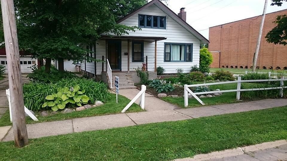 1st image of 1901 N Rockton Ave