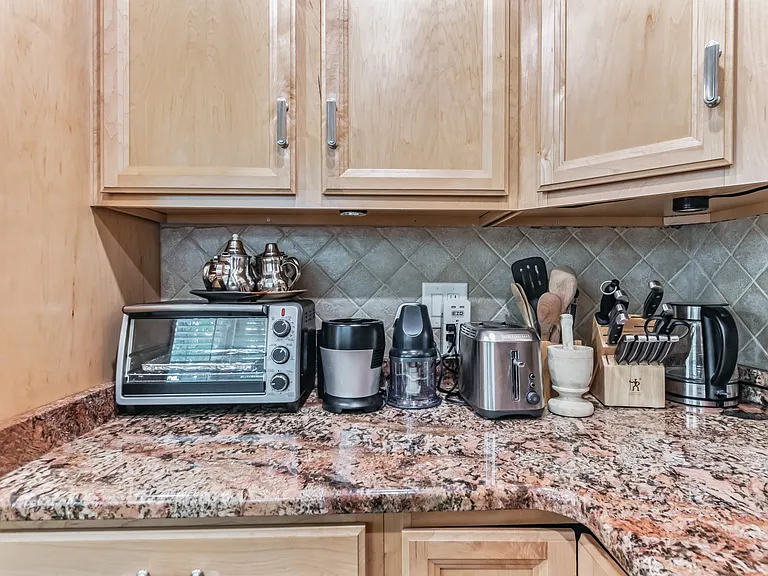 14625 Batavia Dr — Photo 27