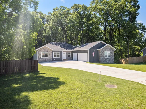 300 Three Pines Circle, Reeds Spring, MO 65737