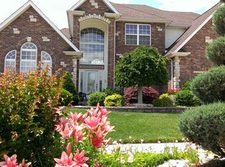1813 Heather Glen Ct, Lake Saint Louis, MO 63367