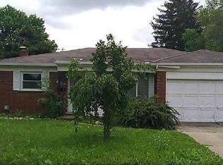 27083 Roan Dr, Warren, MI 48093