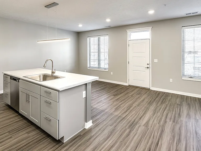 Deerfield Apartments & Chateaus — Photo 17