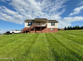 523 Low Valley Dr, Dandridge, TN 37725