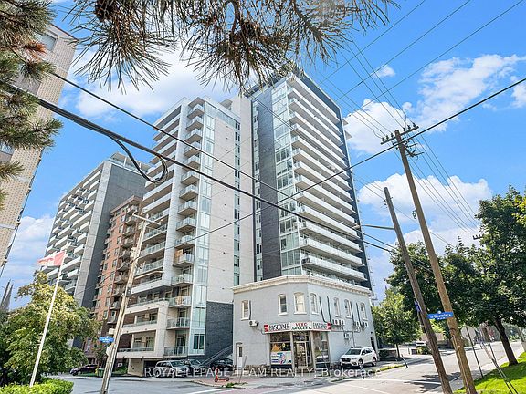 2nd image of 255 Bay St #714