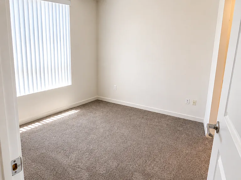 5762 Morley St — Photo 7