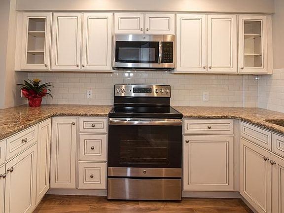 5th image of 1200 N Shore Dr NE Unit 311