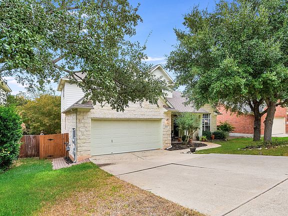 3rd image of 12812 Majestic Oaks Dr