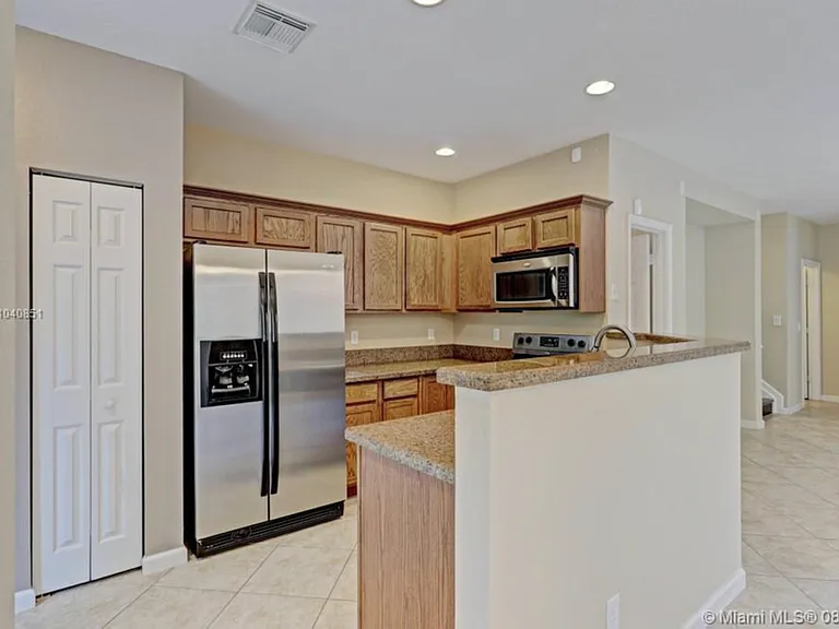 3211 Scarletta Dr — Photo 14