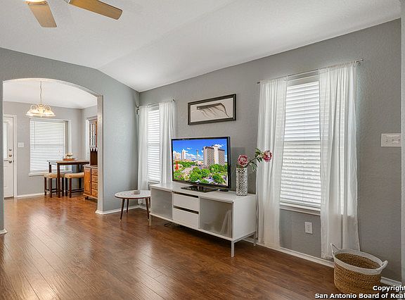5th image of 10342 Oakwood Crst
