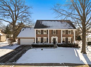 1612 Fox Bend Ct, Naperville, IL 60563