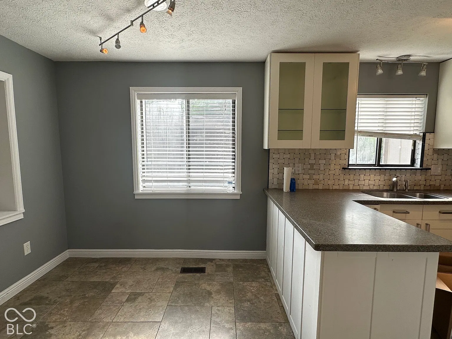3 bed, 2.0 bath, 1248 sqft, $1,500 — Photo 3