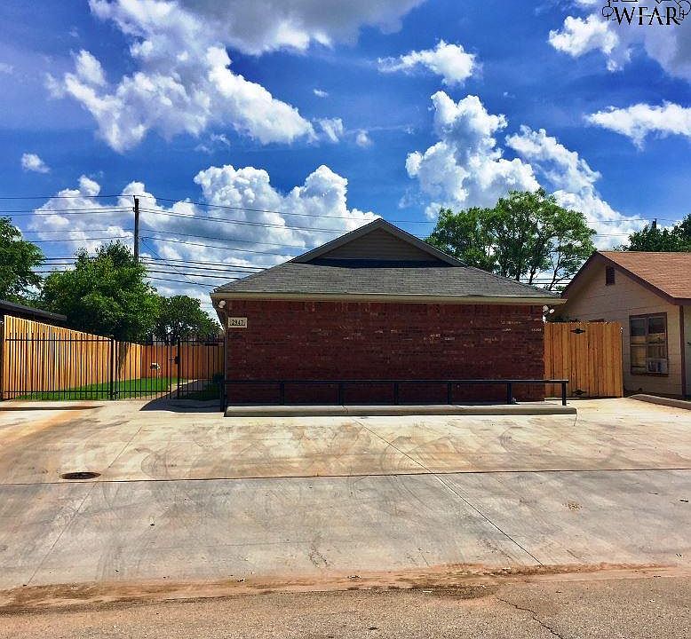 1st image of 2947 Cunningham Dr