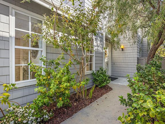 3rd image of 57 Waterside Cir