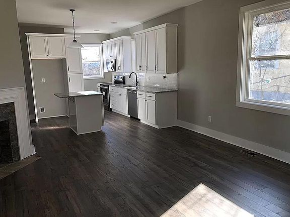 3rd image of 3861 Dixie Cir