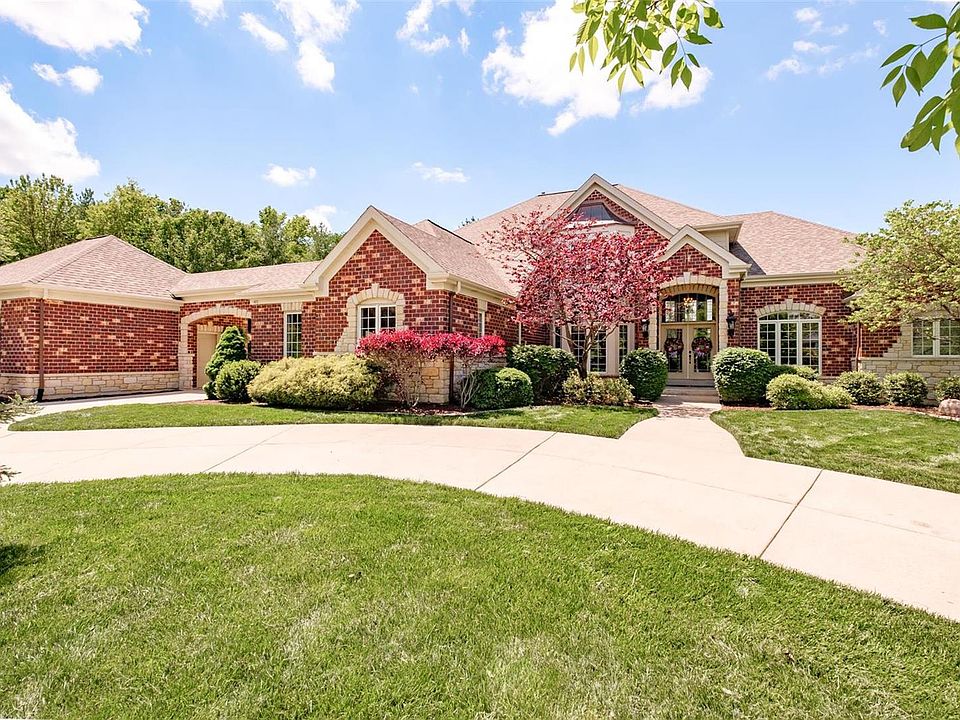 2nd image of 403 Tudor Trace Ct