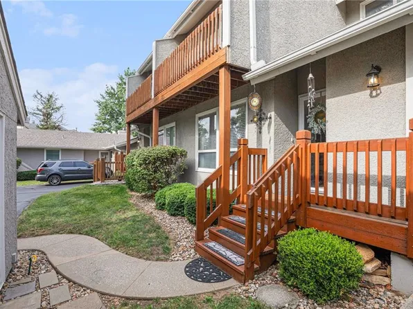 12782 W 108th Ter, Overland Park, KS 66210