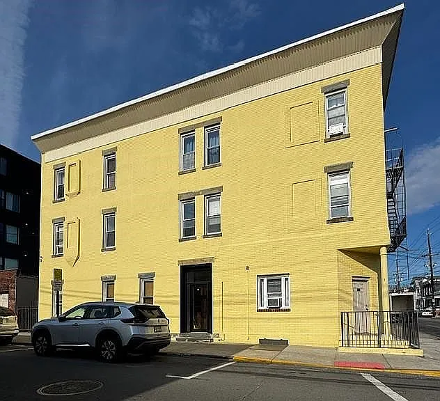 401 70th St #1-R — Photo 1